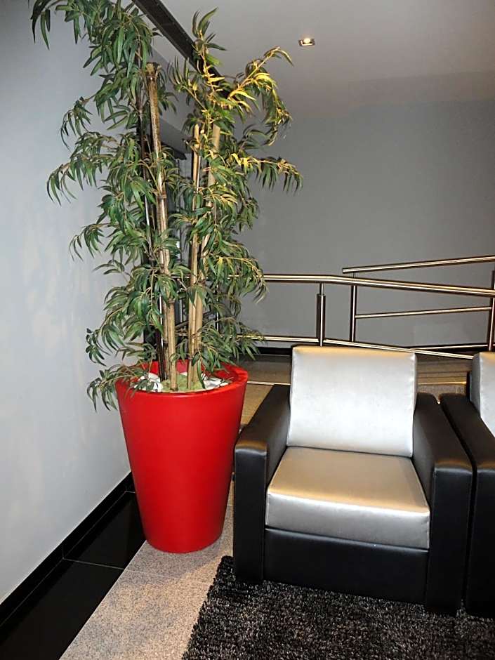 Hotel Feira Pedra Bela