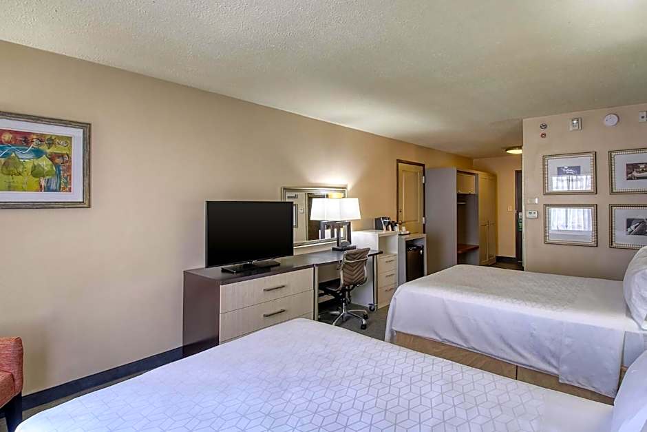 Holiday Inn & Suites Atlanta Airport North By IHG