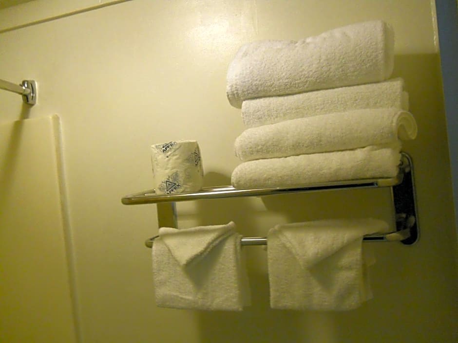 Value Inn Motel - Milwaukee Airport South
