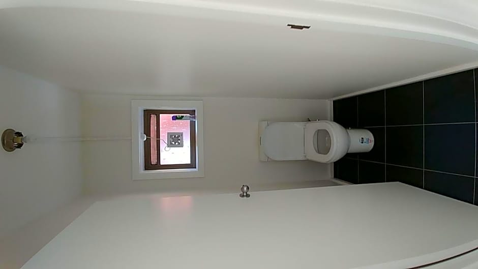 The View 2 bed unit with stunning Hobart outlook