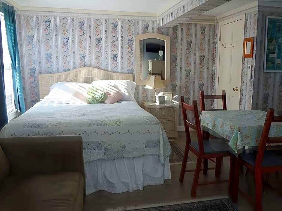 The Henry Collins Inn