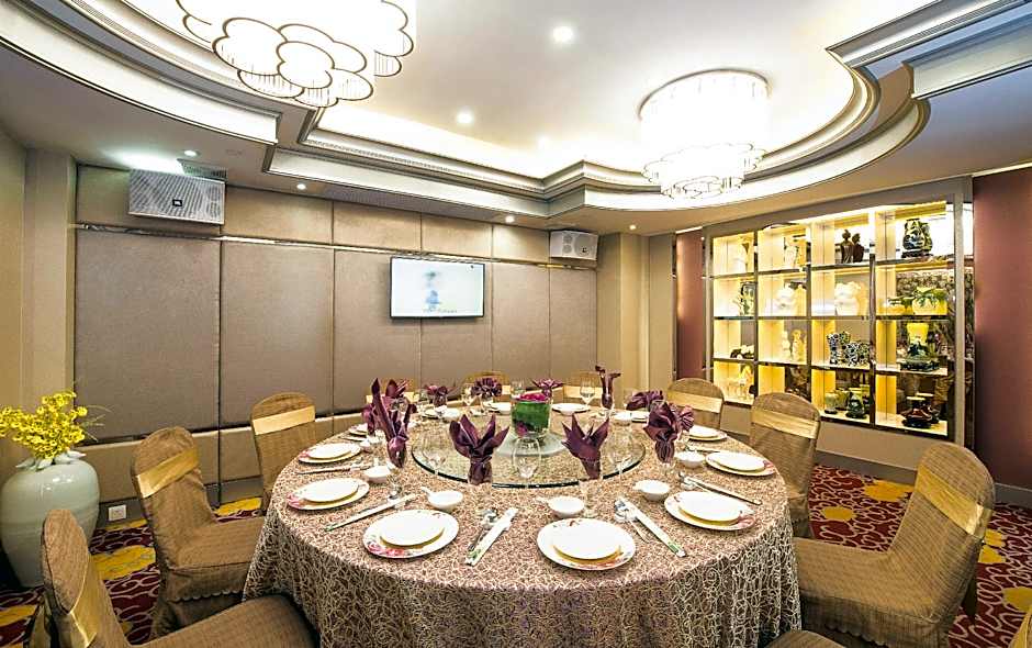 Metropole Hotel