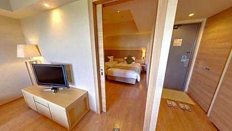 Deluxe One-Bedroom Twin Room - Second Floor