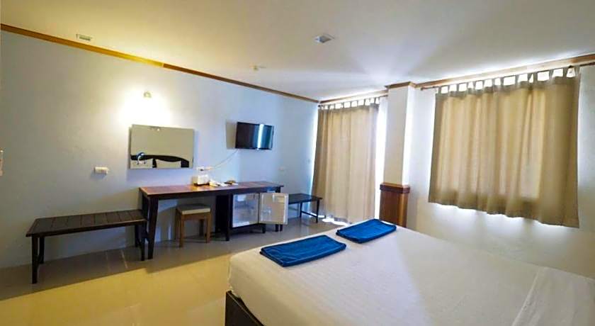 Sea Mountain Khanom Hotel