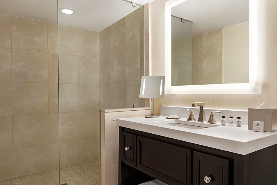 Crowne Plaza Hotel Philadelphia - King of Prussia, an IHG Hotel