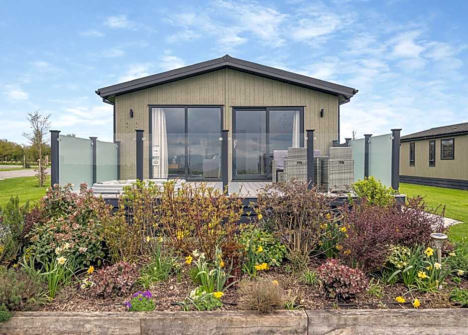 Midsomer Lodges