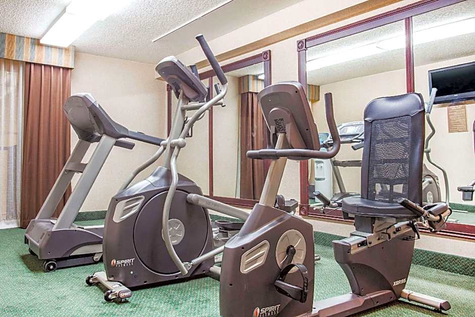 Ramada by Wyndham Jacksonville I-95 by Butler Blvd