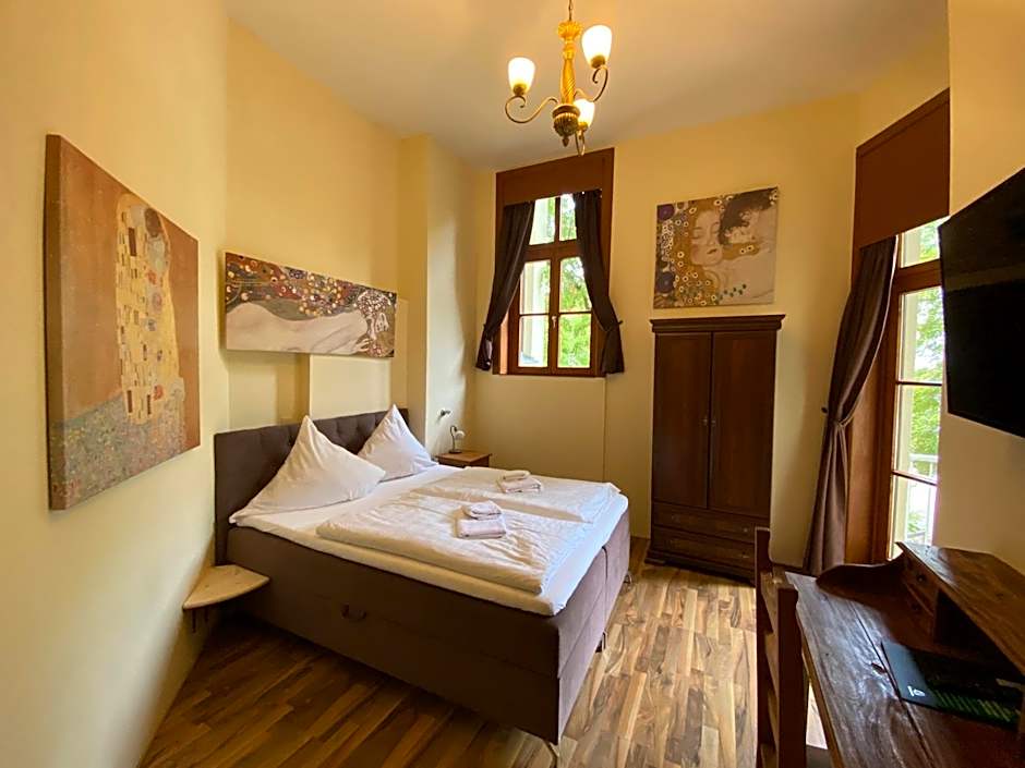 Avalon Bed & Breakfast