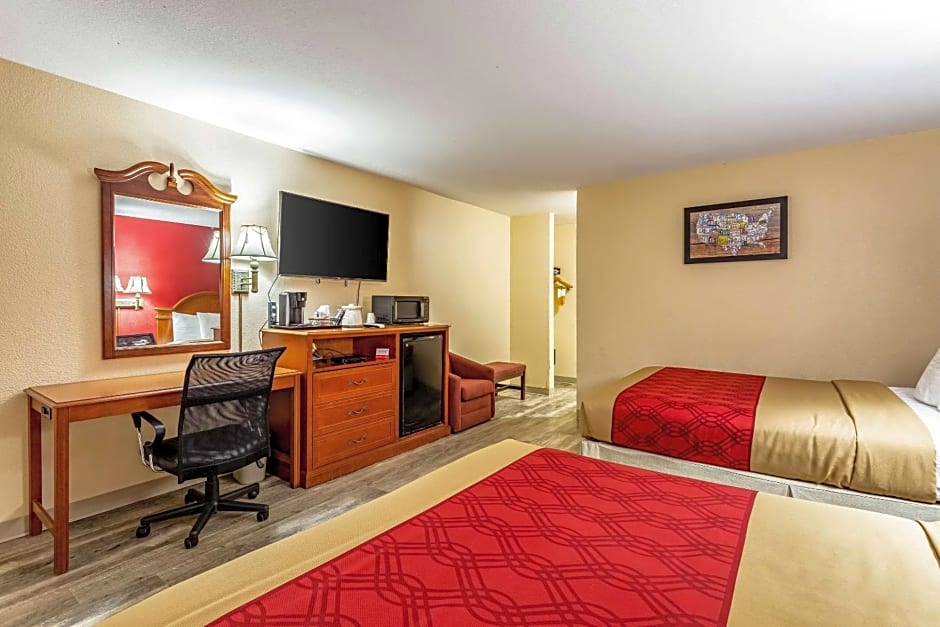 Econo Lodge Inn & Suites Santa Rosa