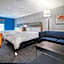Holiday Inn Express & Suites Central Omaha By IHG