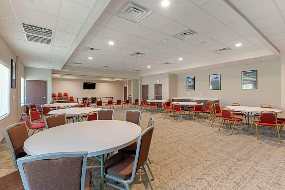 Comfort Inn & Suites Balch Springs - SE Dallas