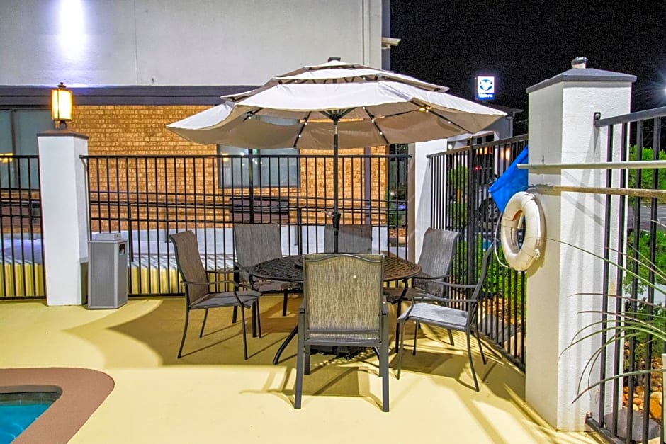 Comfort Inn & Suites
