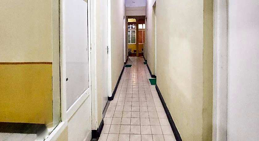 RedDoorz Syariah Near Pelabuhan Sri Bintan Pura Tanjungpinang