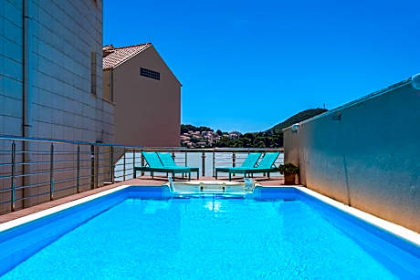 Berkeley Hotel & Day Spa