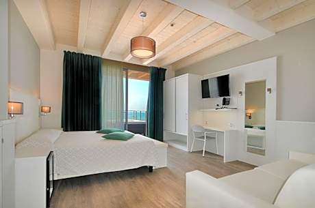 King Room with Spa Bath