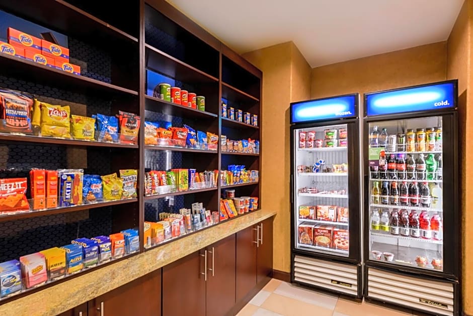 Hampton Inn & Suites Ontario