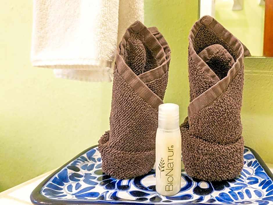 Casa Sonoma - Charming Condos Minutes from Beach & Reef