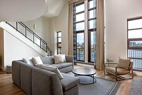 The Presidential Suite, 1 Bedroom Bi-level Suite, Water view