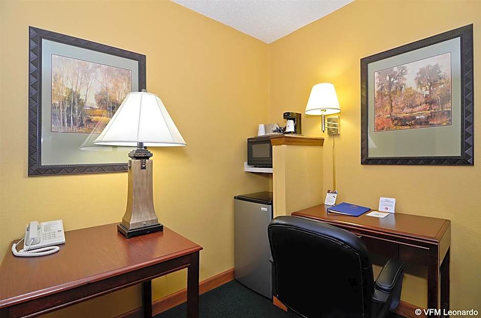 Americas Best Value Inn Iola