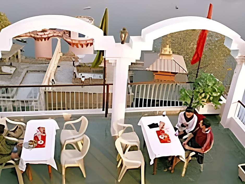 Puja Guest House – Varanasi, VA