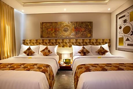 Deluxe Family Room