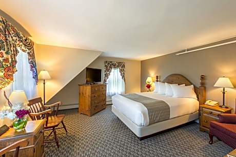Mountain View Room with One Queen Bed