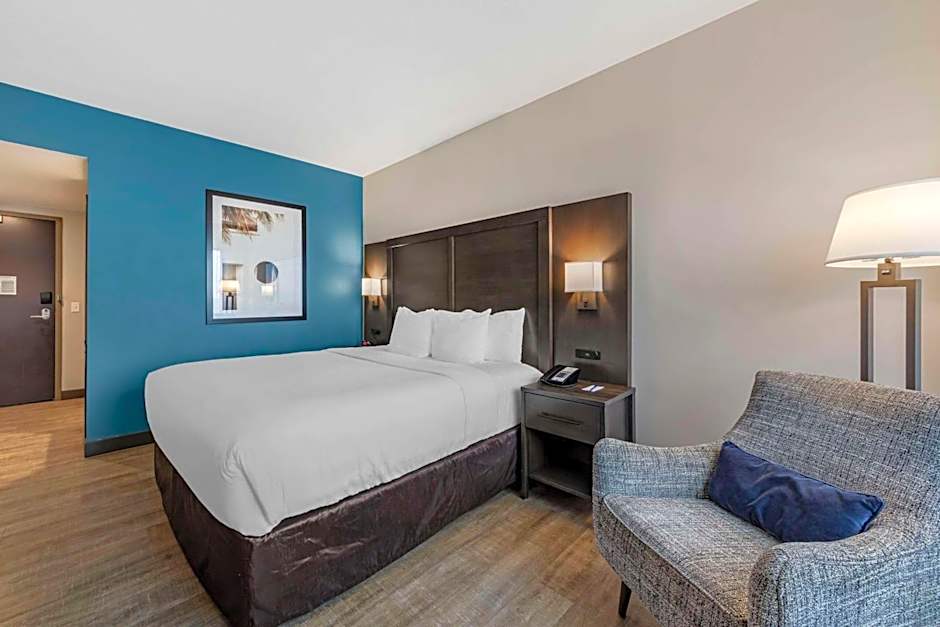 Comfort Inn & Suites Miami International Airport