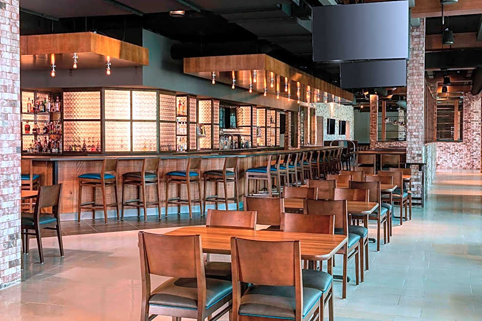 Sheraton Mesa Hotel At Wrigleyville West