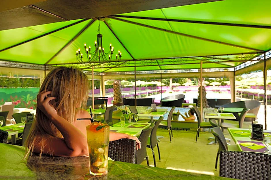 Le Jardin de Babylone Résidence Festive & Naturiste "réservé aux couples uniquement"