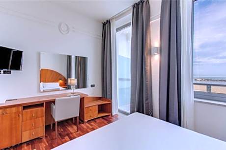 Double Room with Balcony and Sea View