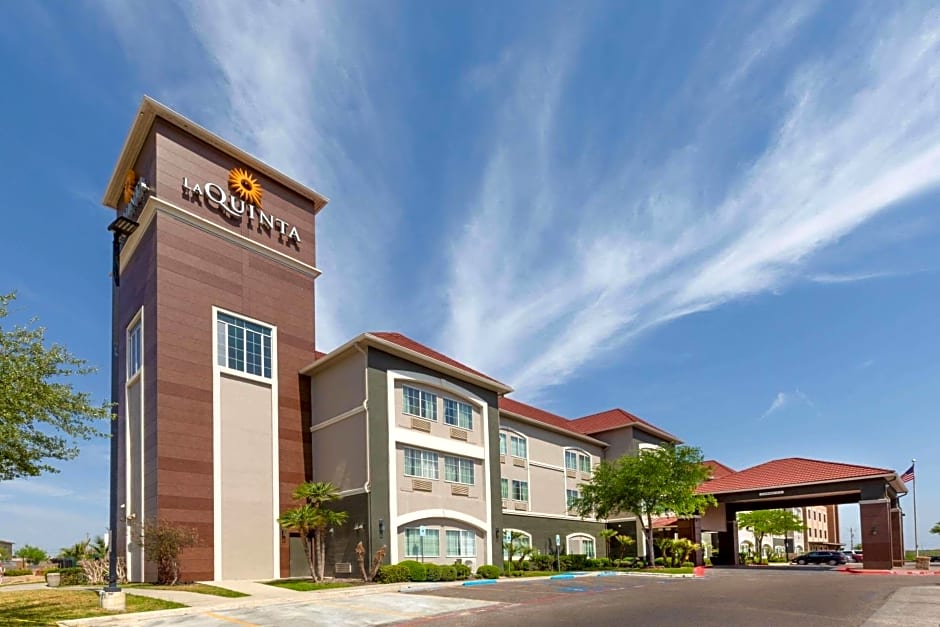 La Quinta Inn & Suites by Wyndham Laredo Airport