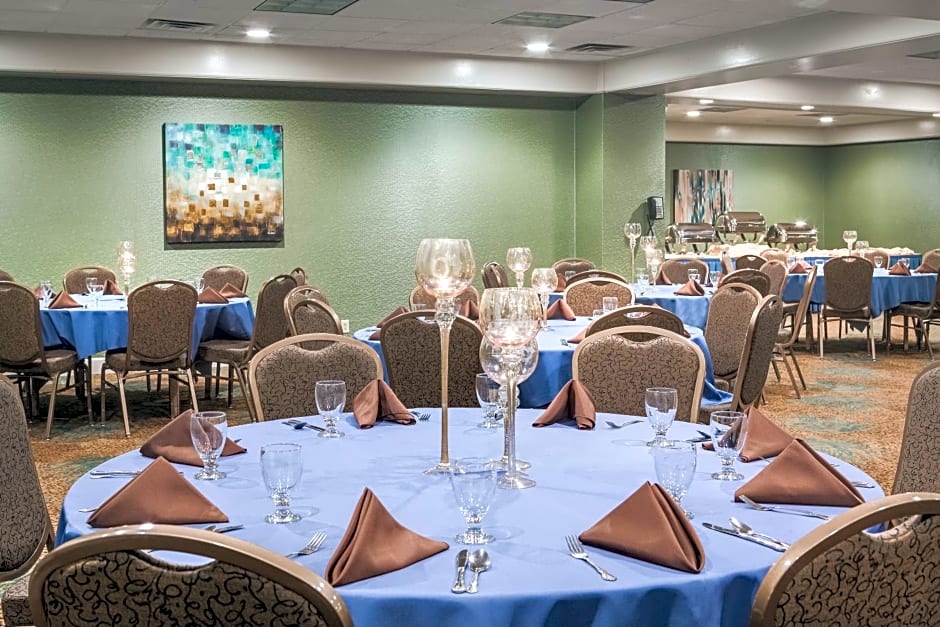 Holiday Inn Rock Island-Quad Cities, an IHG Hotel