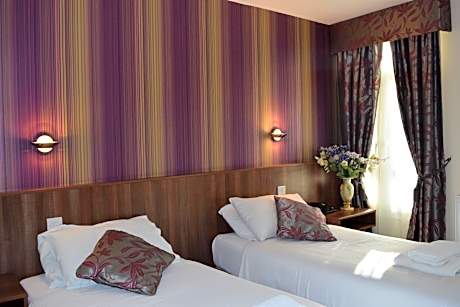 Twin Room with Shower