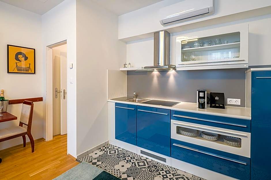 Best Western Plus Celebrity Suites