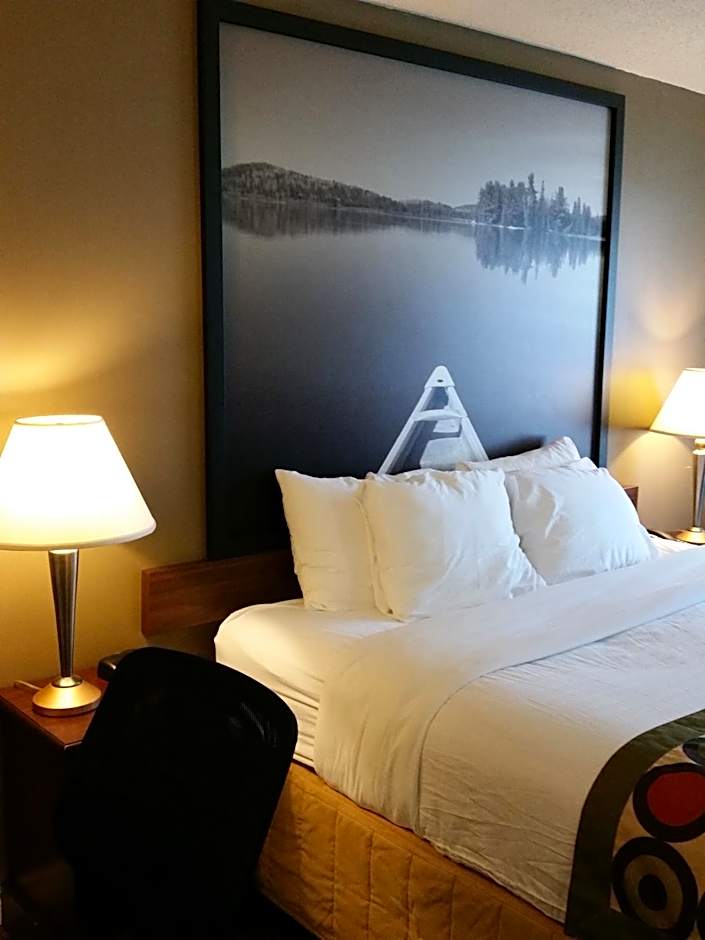 Super 8 by Wyndham Brockville