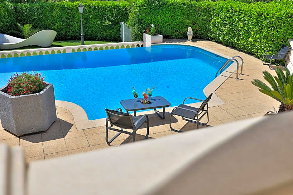 Hotel & Restaurant Perla Riviera