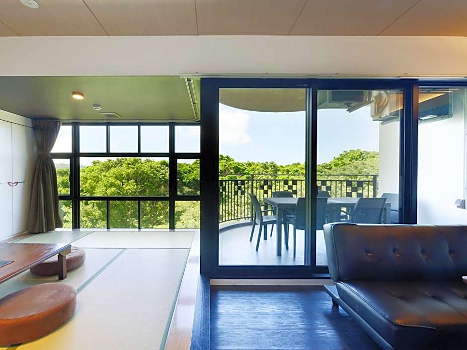 Karry CONDO CHURAUMI