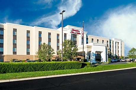 Hampton Inn & Suites Greensburg