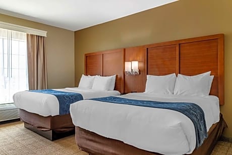 2 Queen Beds, Suite, Nonsmoking