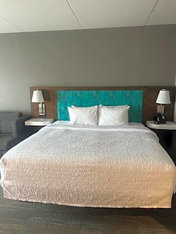 King Room with Sofa Bed - Non-Smoking