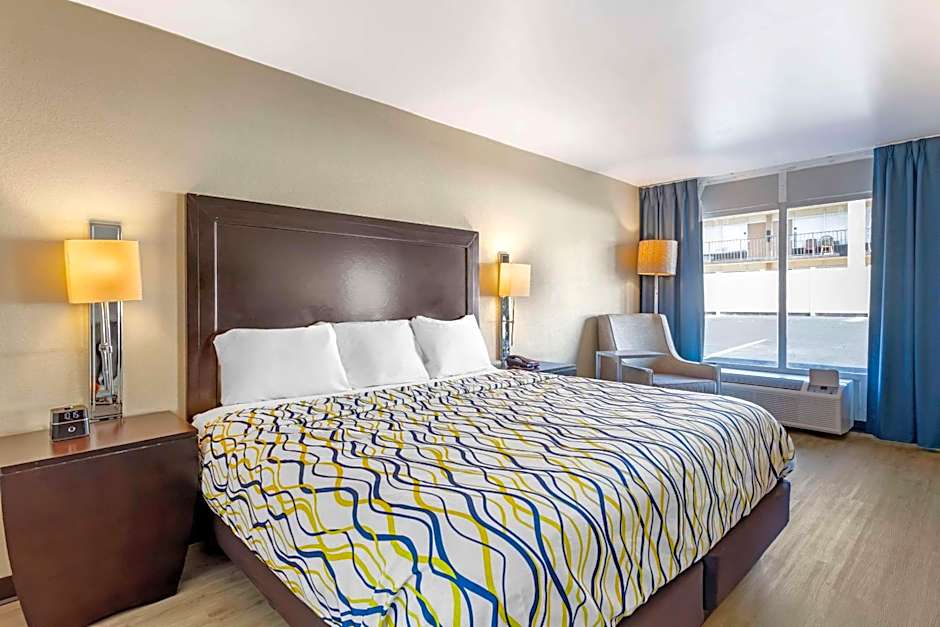 Rodeway Inn Orange Park - Jacksonville near Naval Air Station