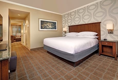 2 Room Exec Suite-1 King Bed-Premium Floor