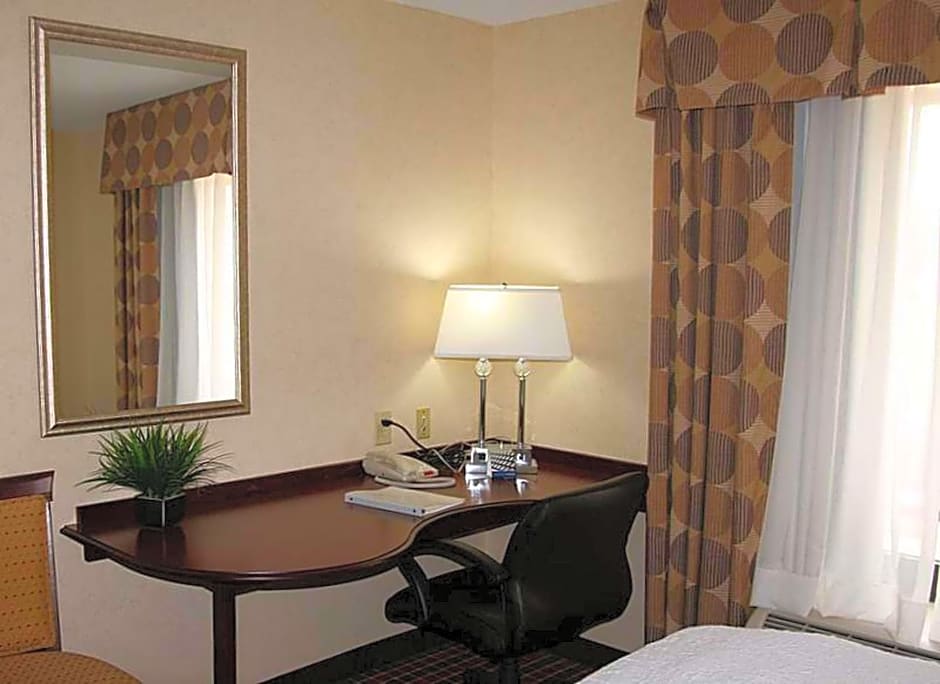 Hampton Inn By Hilton & Suites Dayton-Airport