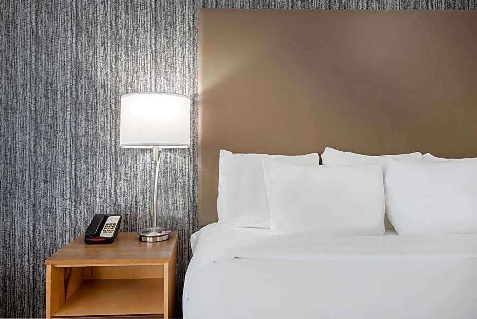 La Quinta Inn & Suites by Wyndham Buffalo Amherst