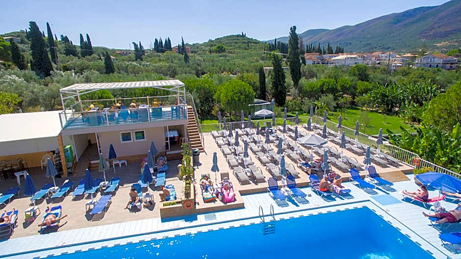 Koukounaria Hotel & Suites