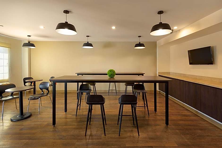 Extended Suites Tijuana Macroplaza