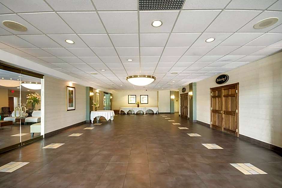 Exton Hotel and Conference Center