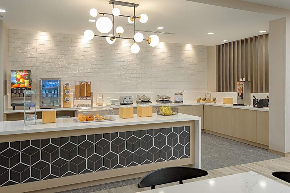 Fairfield Inn & Suites Cincinnati Oakley
