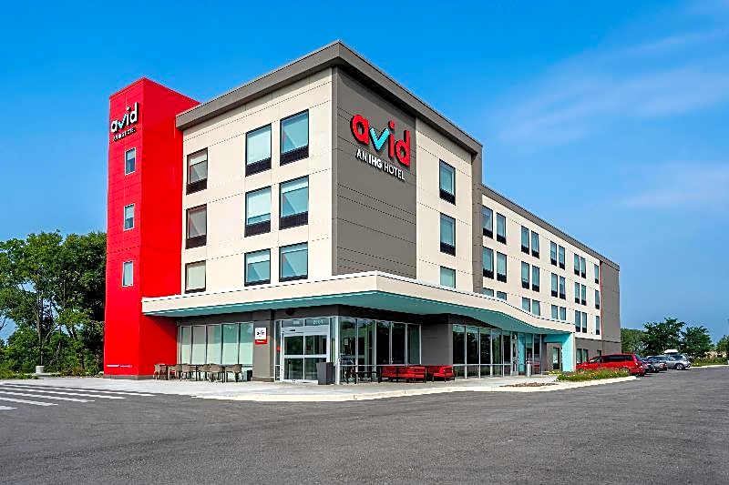 avid hotels MILWAUKEE WEST - WAUKESHA