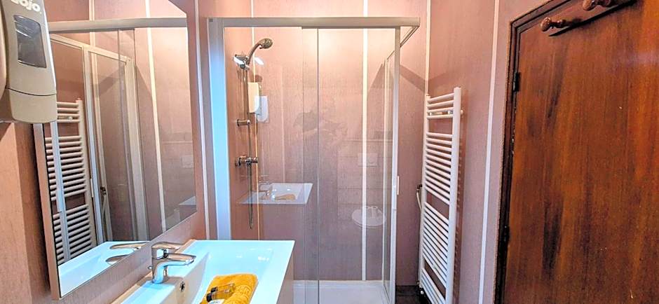 Small Double Room — 6 fotoğraftan 1. fotoğraf